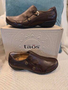 Taos Encore Leather Slip on Whiskey Size 9